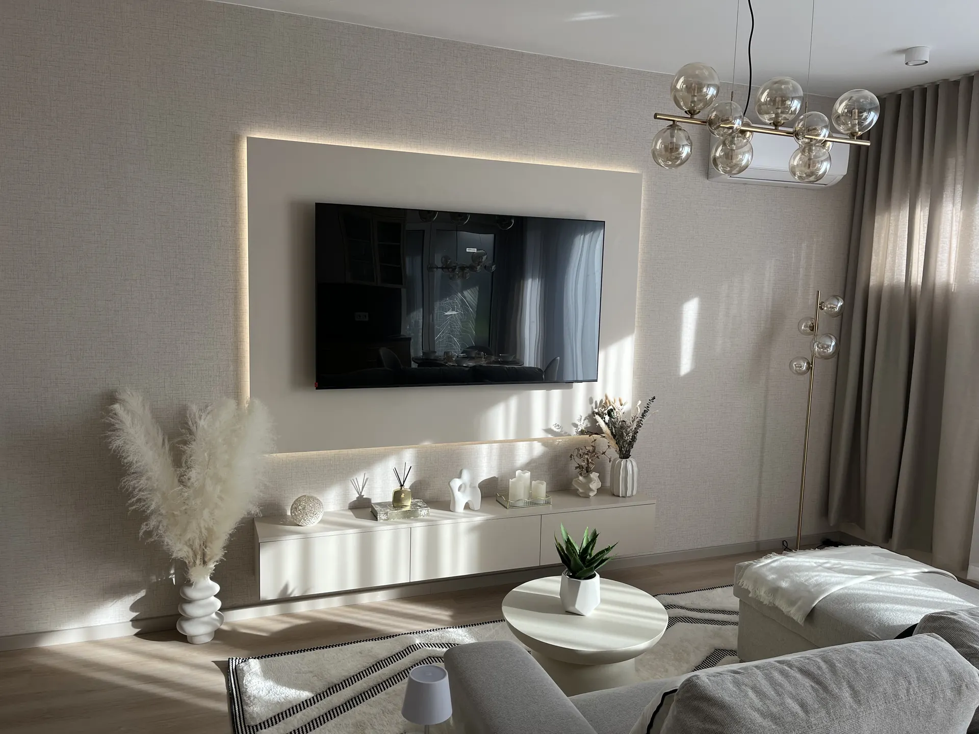 Zabudowa salonowa Świętochłowice – ściana RTV z biblioteką